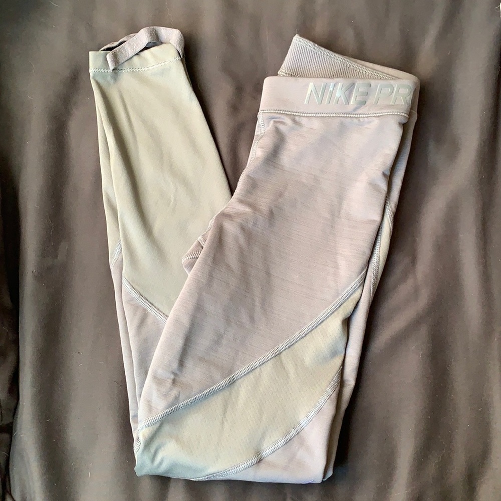 Women’s Hyper Warm Nike Leggings (size XS)
